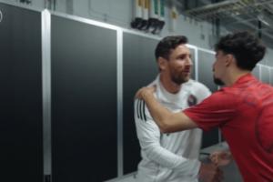 华体会app-老友重逢！巴黎发布比赛花絮：赛前梅西与巴黎众将挨个握手拥抱！